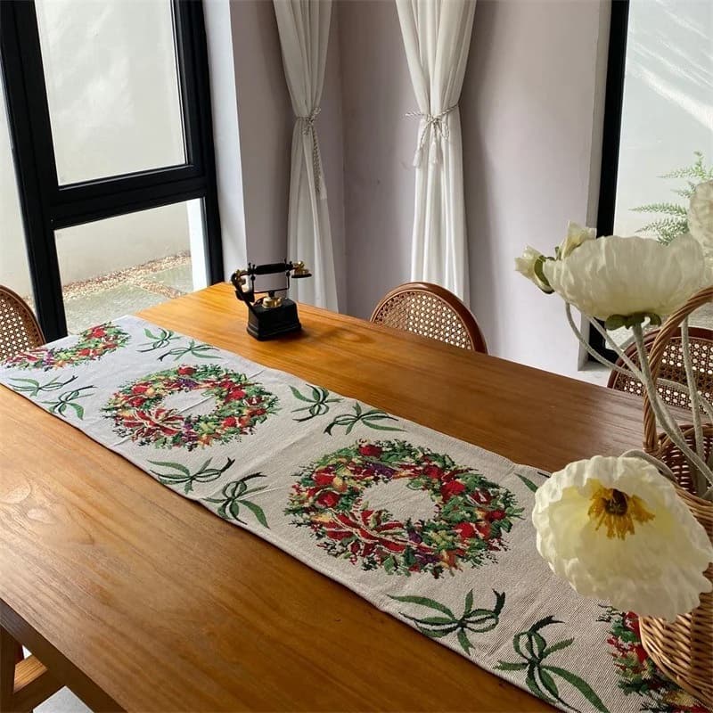 Set Față de Masă și Suporturi pentru Farfurii cu Model de Coronită de Crăciun