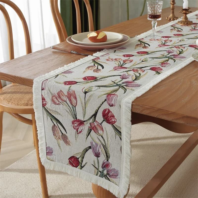 Față de masă florală pentru decorul mesei, patului și bufetului